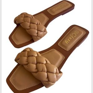 NWOT Cfxxy brown leather slip on sandals size 37